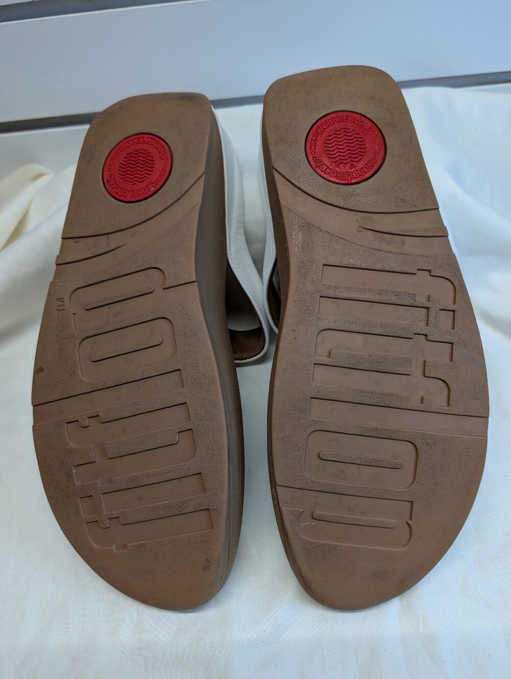 Fitflop Velma Adorn Toe Thong Flip Flop White Silver Size 10 EUC - Picture 6 of 7